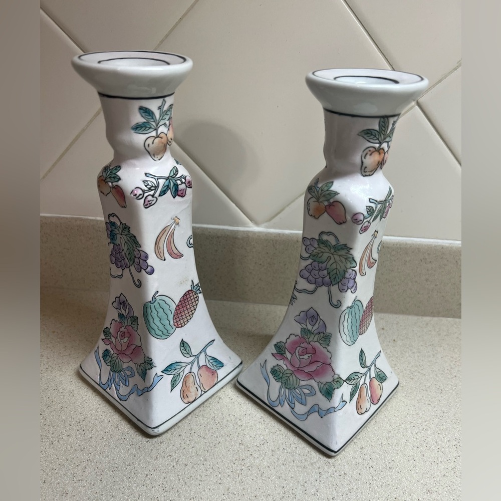 Vintage Chinoiserie Candlesticks with Fruit and Flowers (2 Candlesticks) - Picture 2 of 6